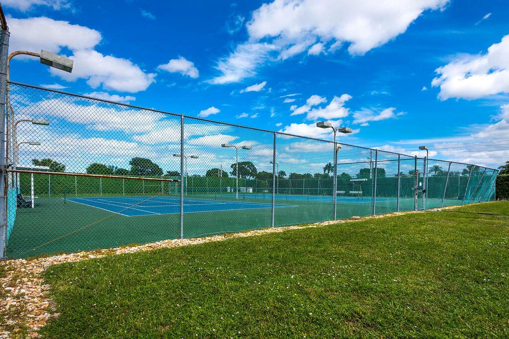 DELRAY VILLAS 3 - Residential