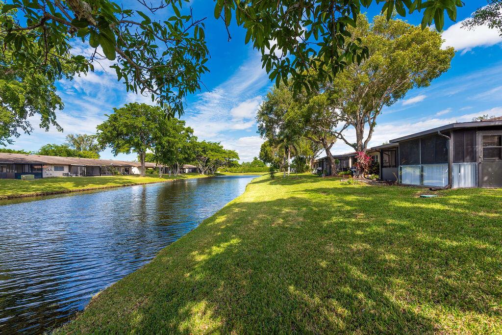 DELRAY VILLAS 3 - Residential