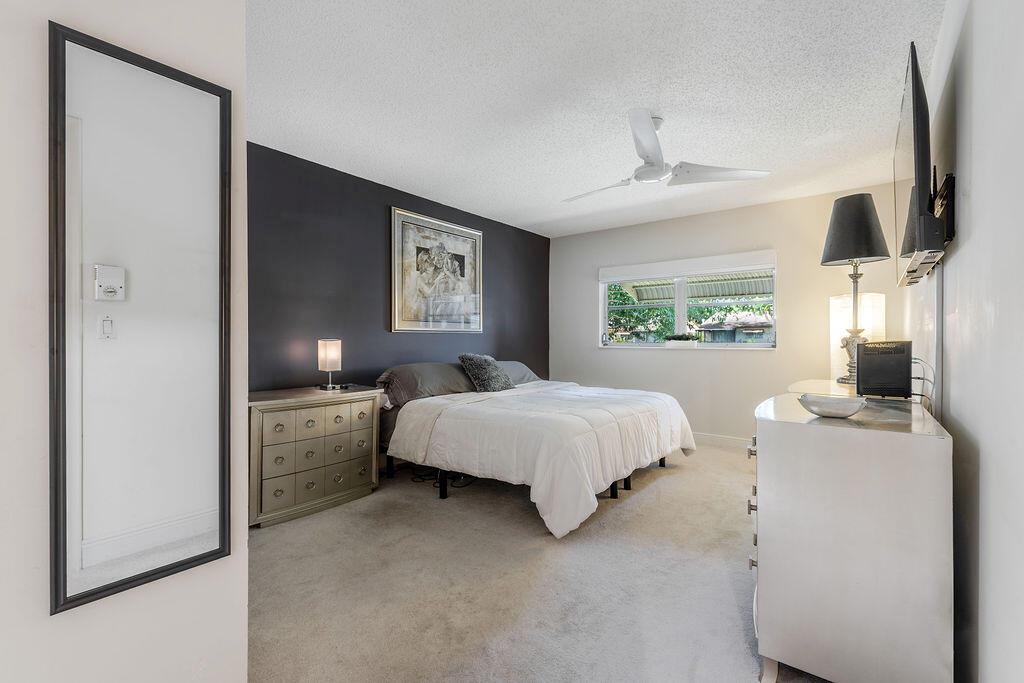 DELRAY VILLAS 3 - Residential