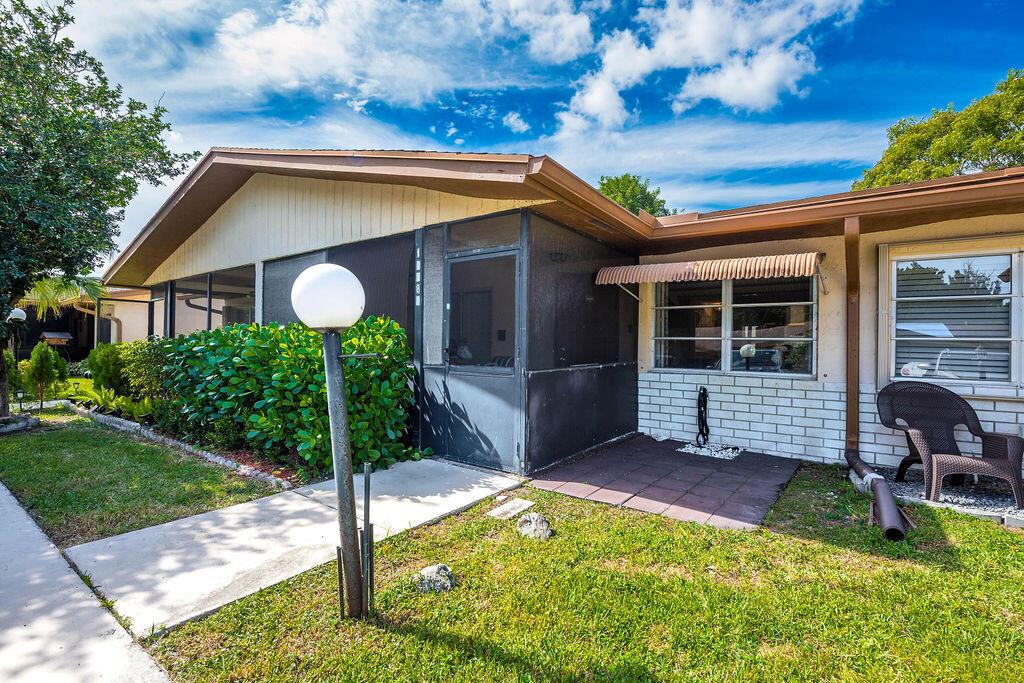 DELRAY VILLAS 3 - Residential