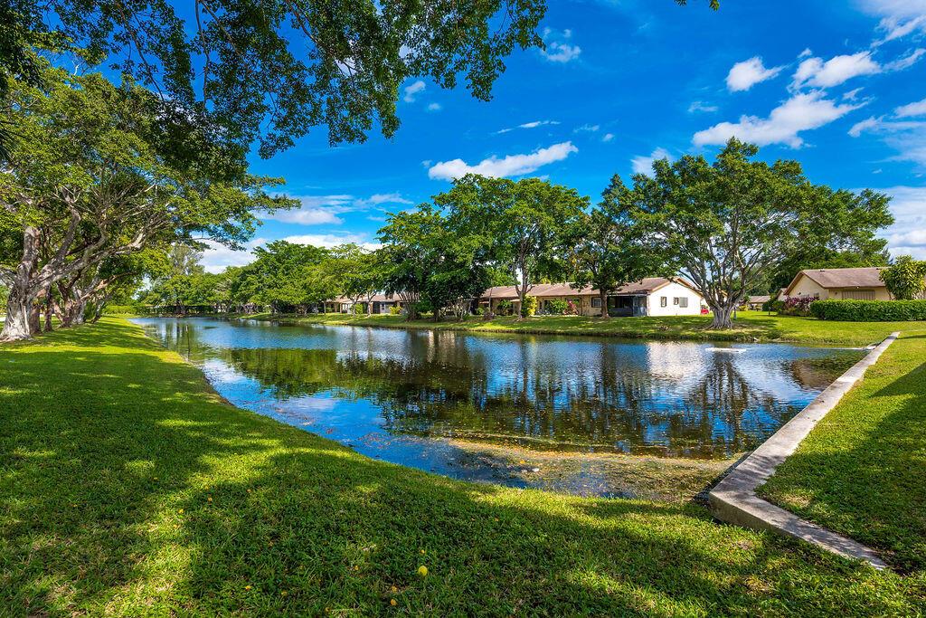 DELRAY VILLAS 3 - Residential