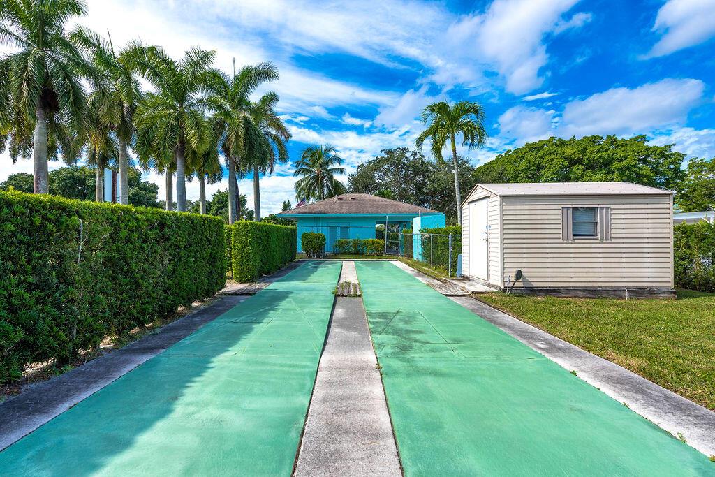 DELRAY VILLAS 3 - Residential