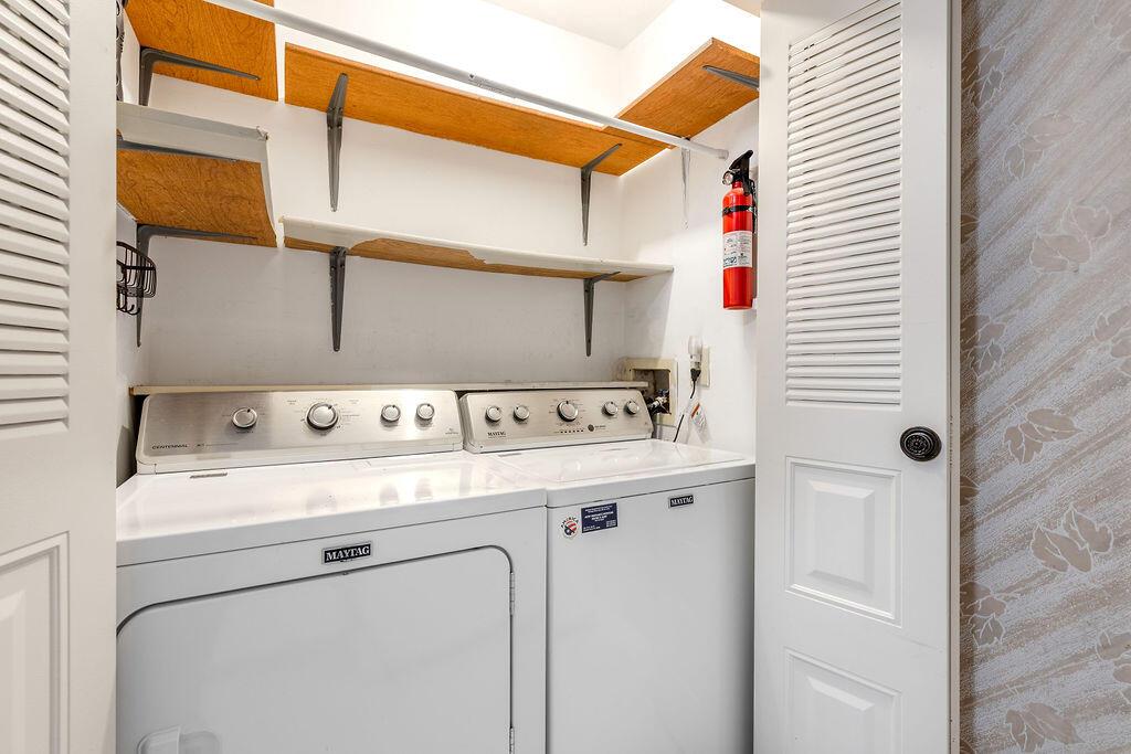 DELRAY VILLAS 3 - Residential