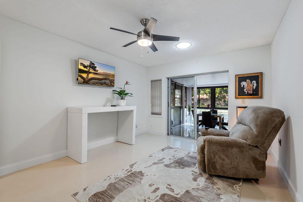 DELRAY VILLAS 3 - Residential