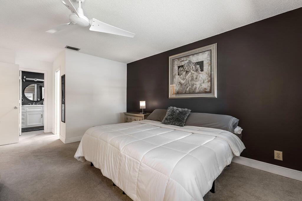 DELRAY VILLAS 3 - Residential