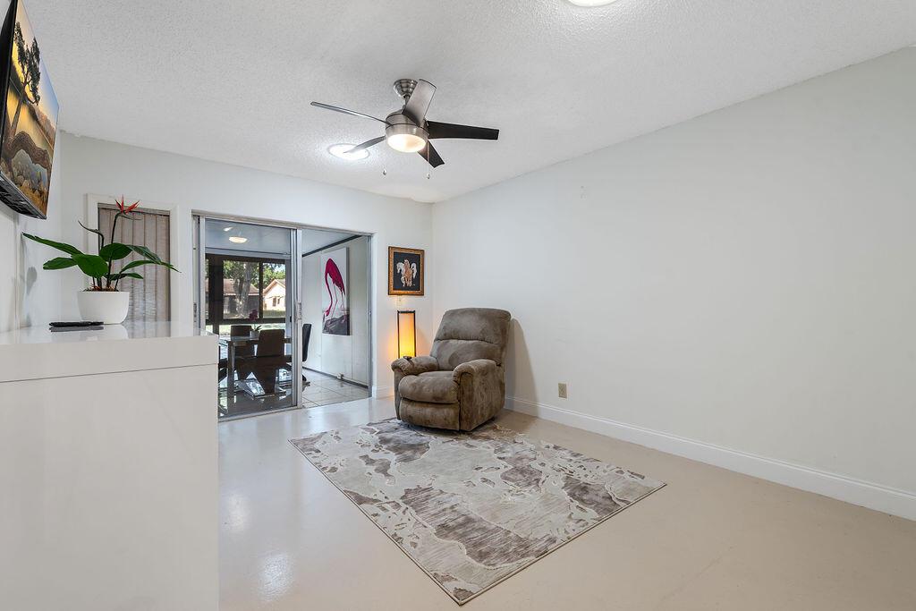 DELRAY VILLAS 3 - Residential