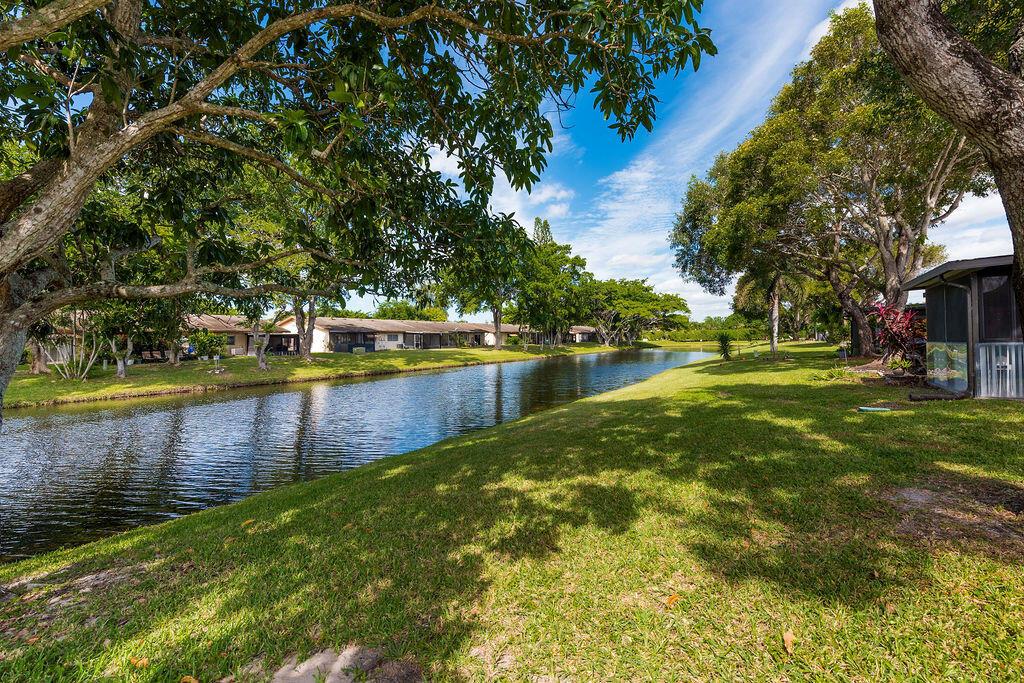 DELRAY VILLAS 3 - Residential