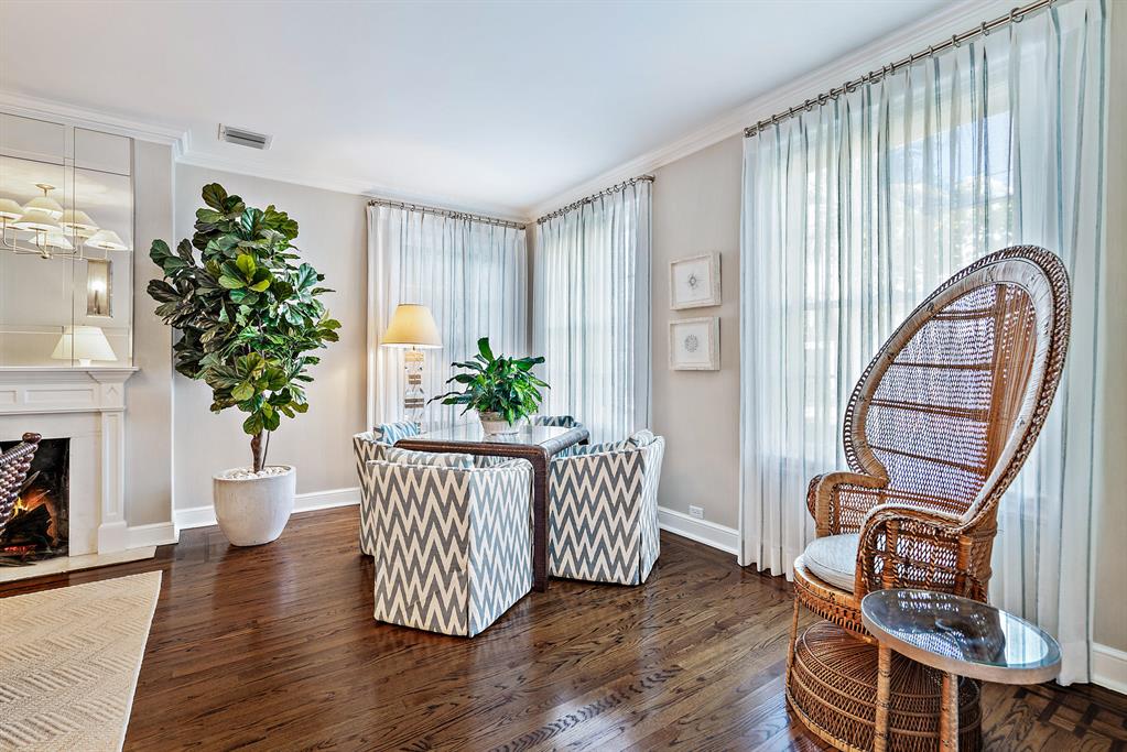 REVERIE IN - Residential