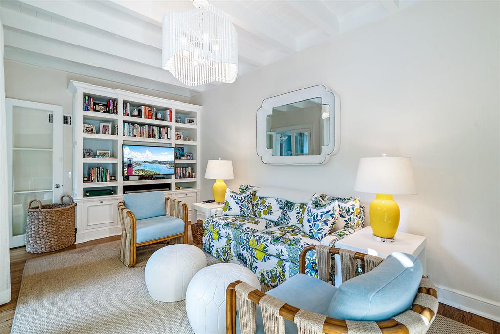 REVERIE IN - Residential