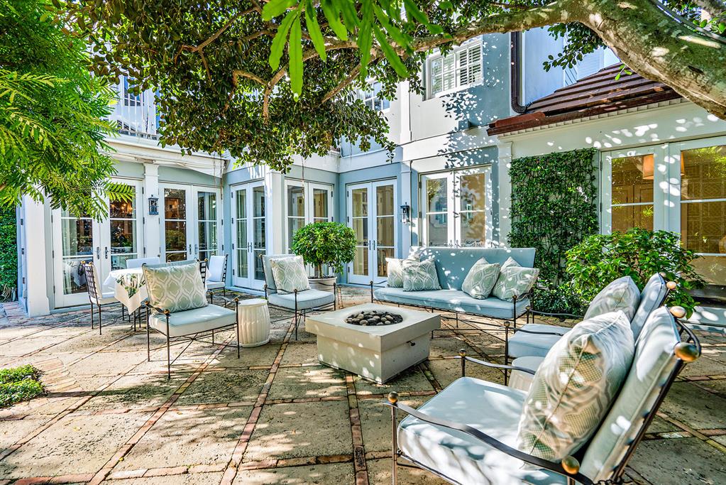 REVERIE IN - Residential