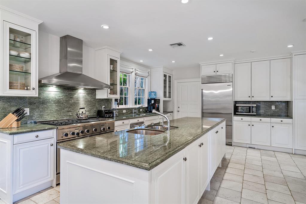 REVERIE IN - Residential