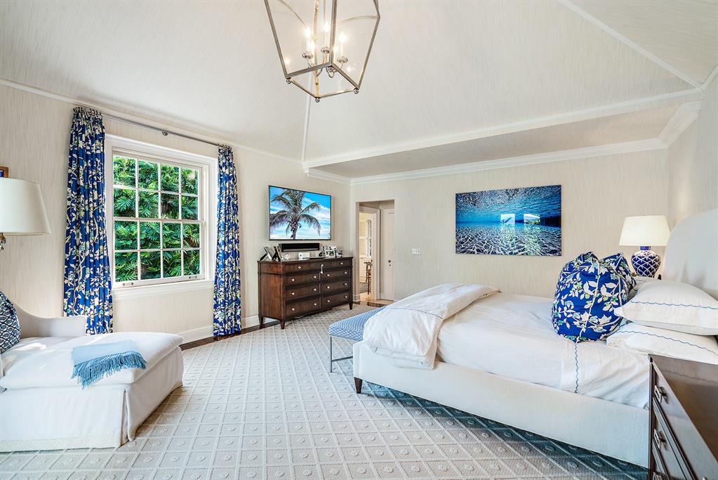 REVERIE IN - Residential