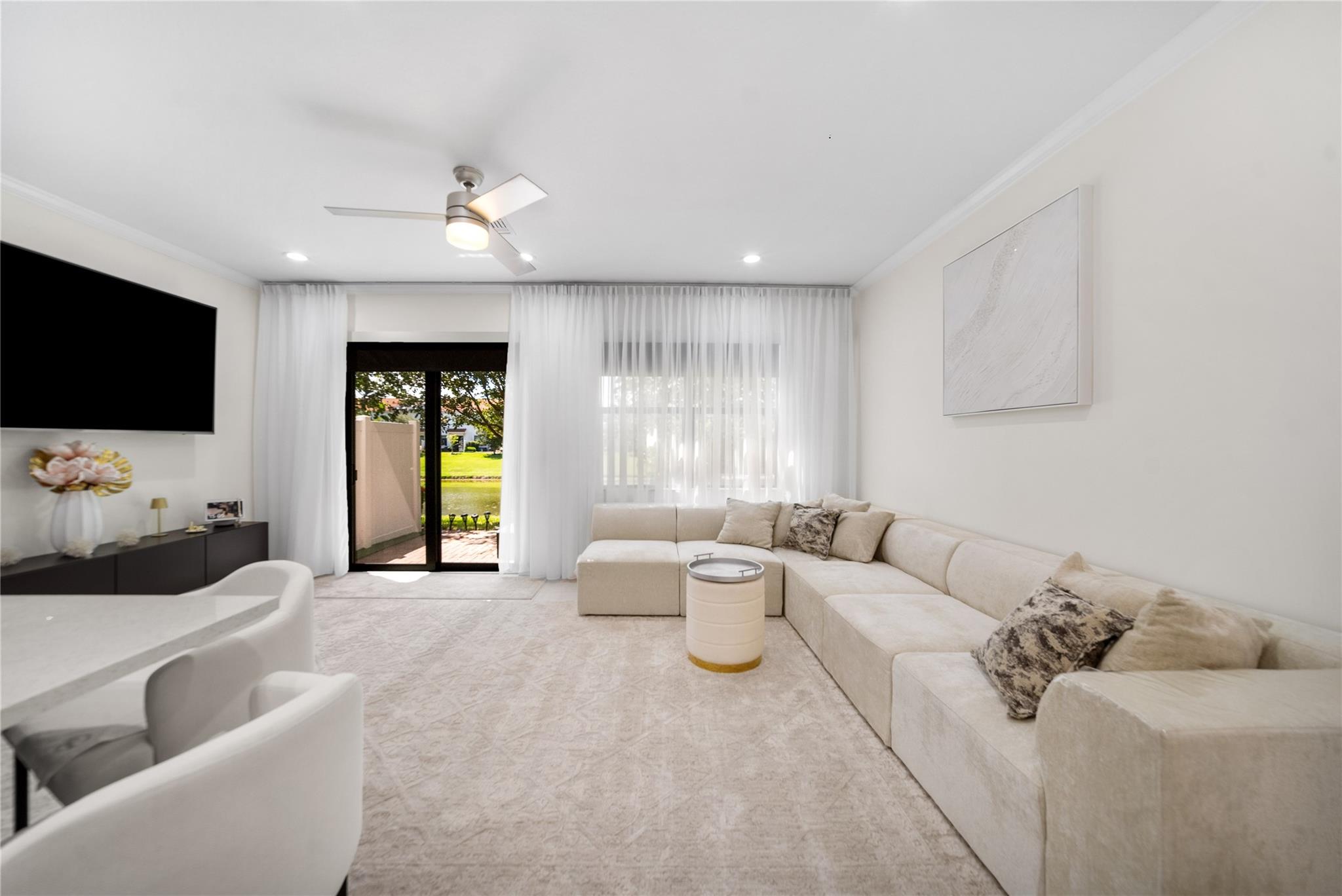 10143 Akenside Dr