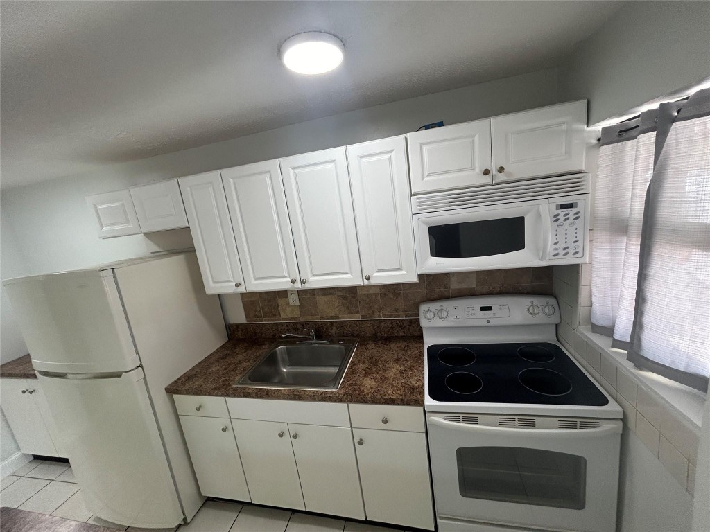 Riverside 3 7-17 B - Residential Lease