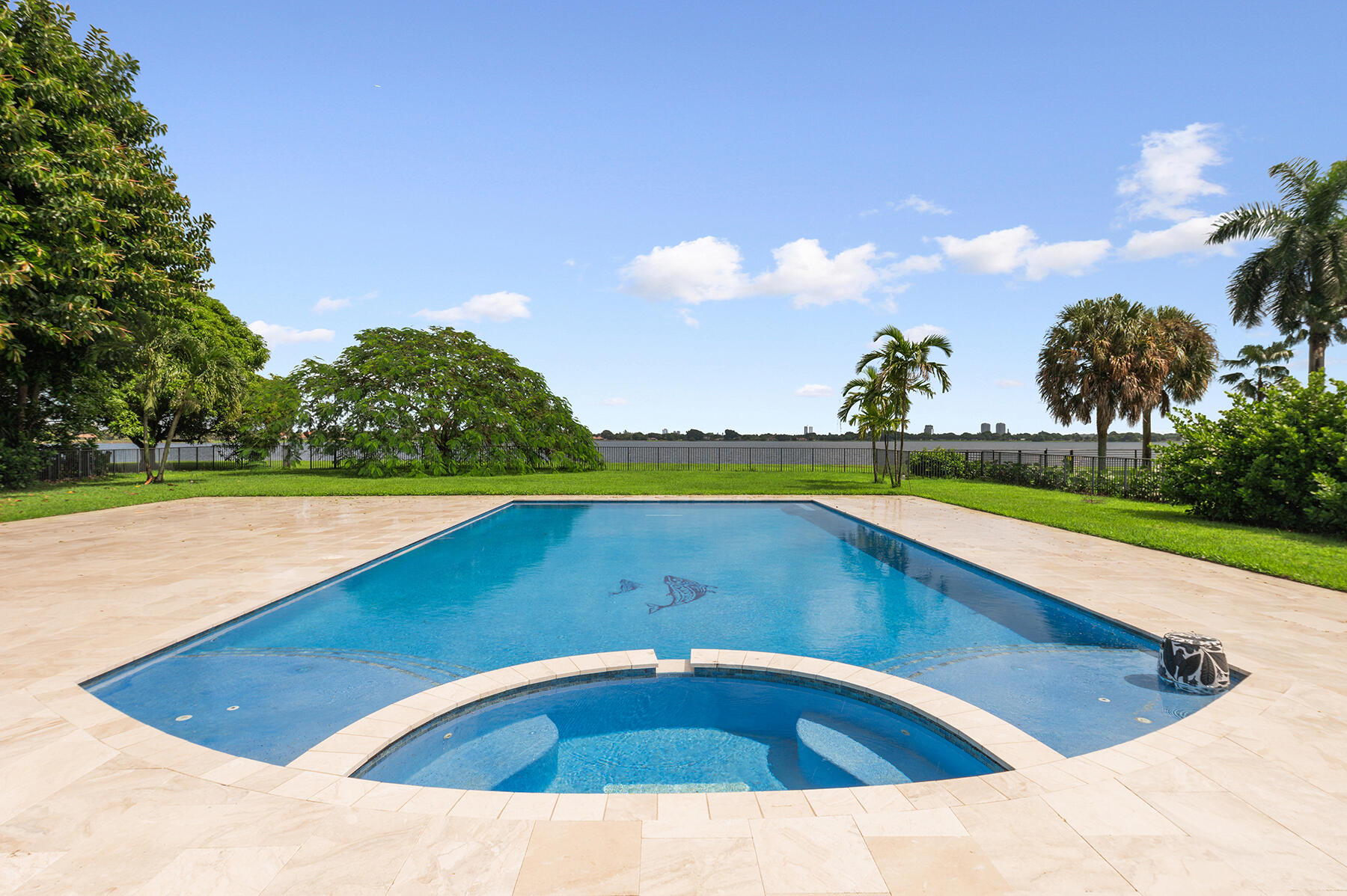 PRESIDENT COUNTRY CLUB 4 - Residential