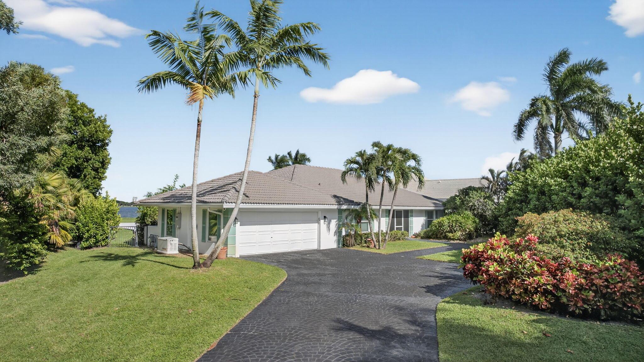 8 Woodbrook Circle