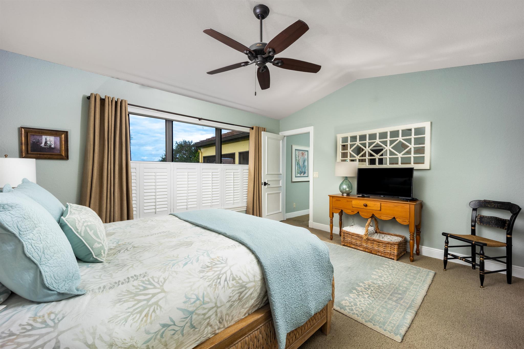 CLUBHOUSE COURT CONDO - Residential