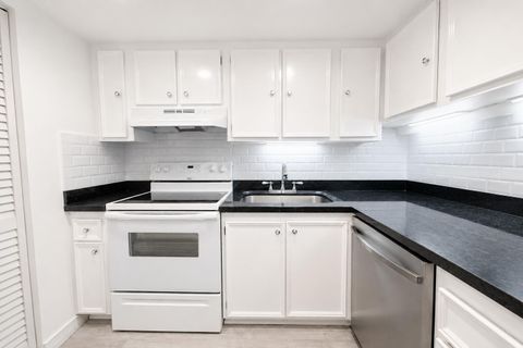 Tiny photo for 769 SE 1st Way #85, Deerfield Beach, FL 33441 (MLS # B26023636)