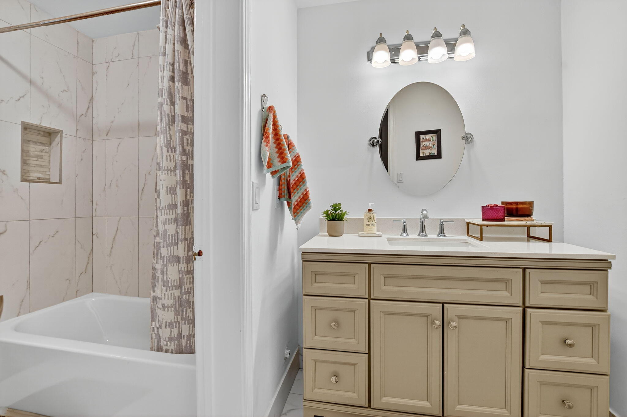 INDEPENDENCE BAY - Residential