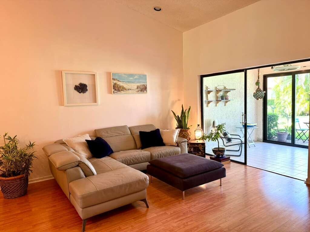 INDEPENDENCE BAY - Residential