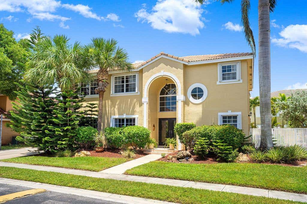 Photo of 10627 WHEELHOUSE Circle, Boca Raton, FL 33428 (MLS # B26060547)
