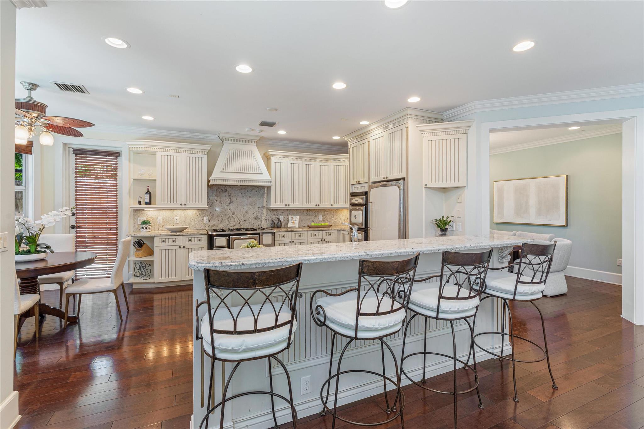 575 NW 7th Street