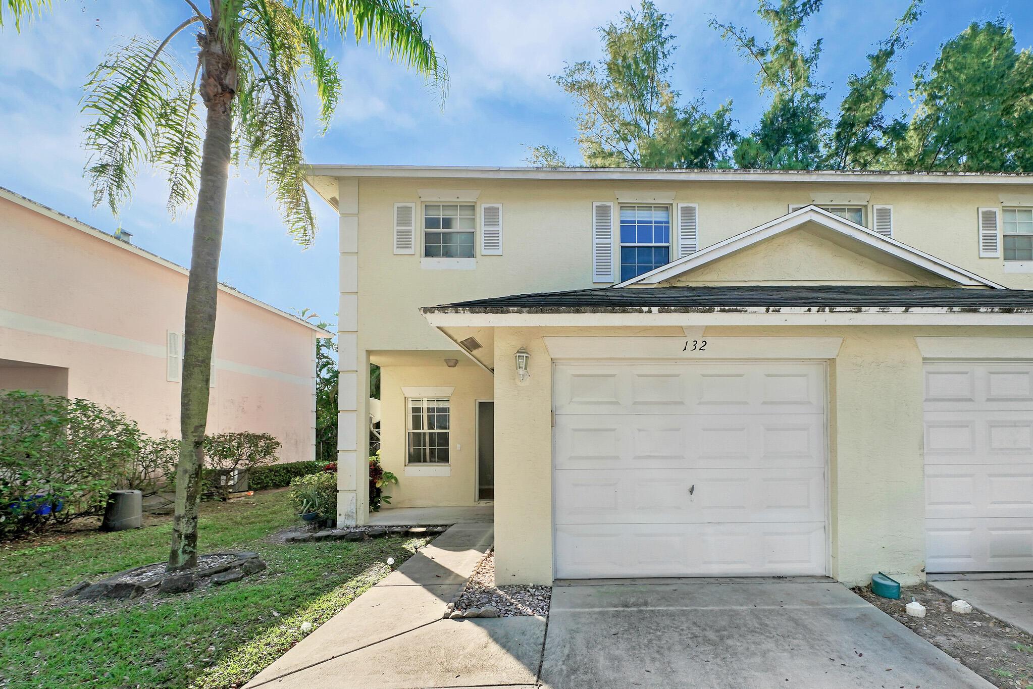 Beautiful 3 bedrooms, two and a half bathrooms home. Quiet neighborhood. Schools nearby, 3 parking spaces, one in garage and two in driveway.