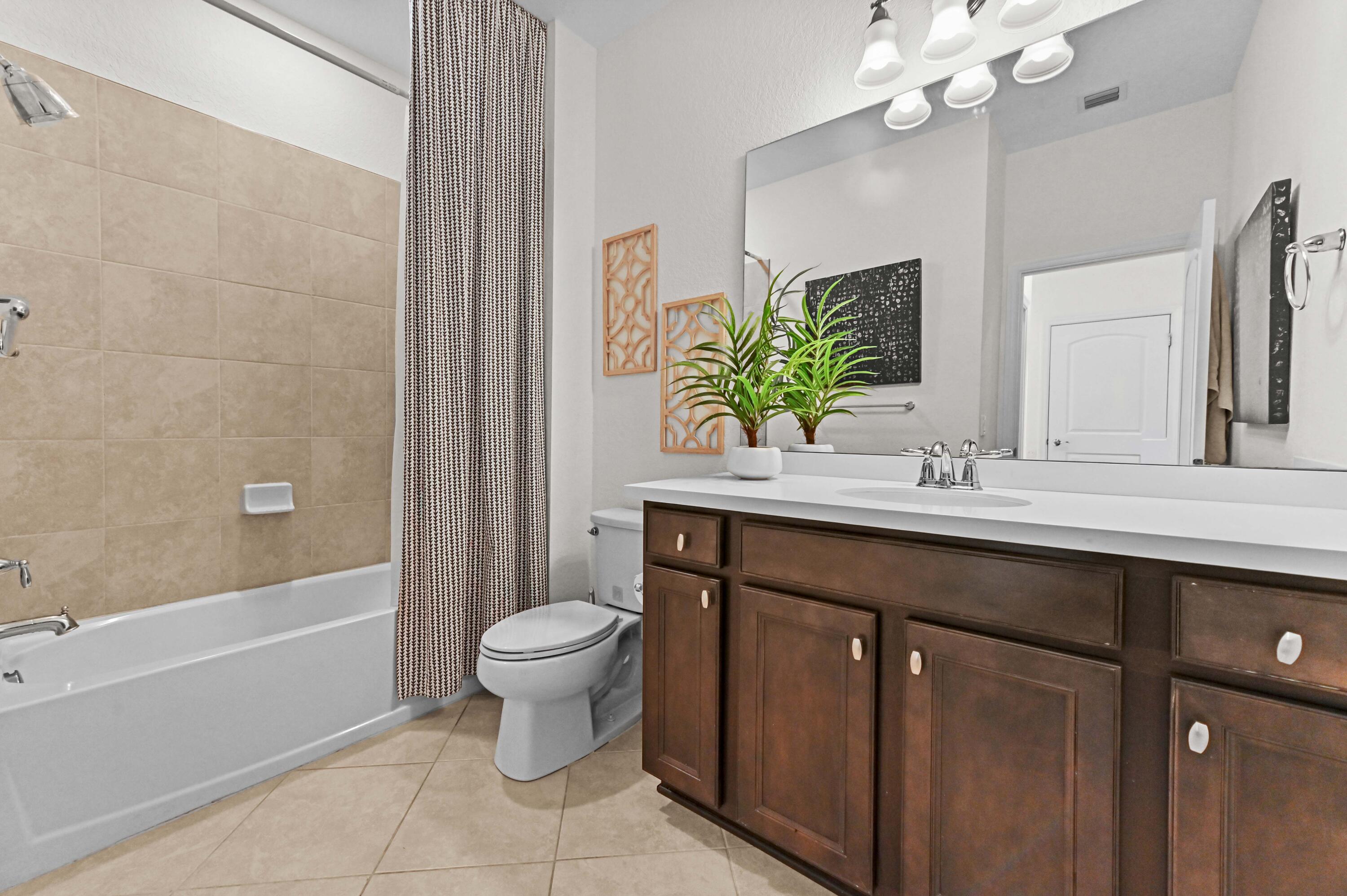 OAK TREE - Residential