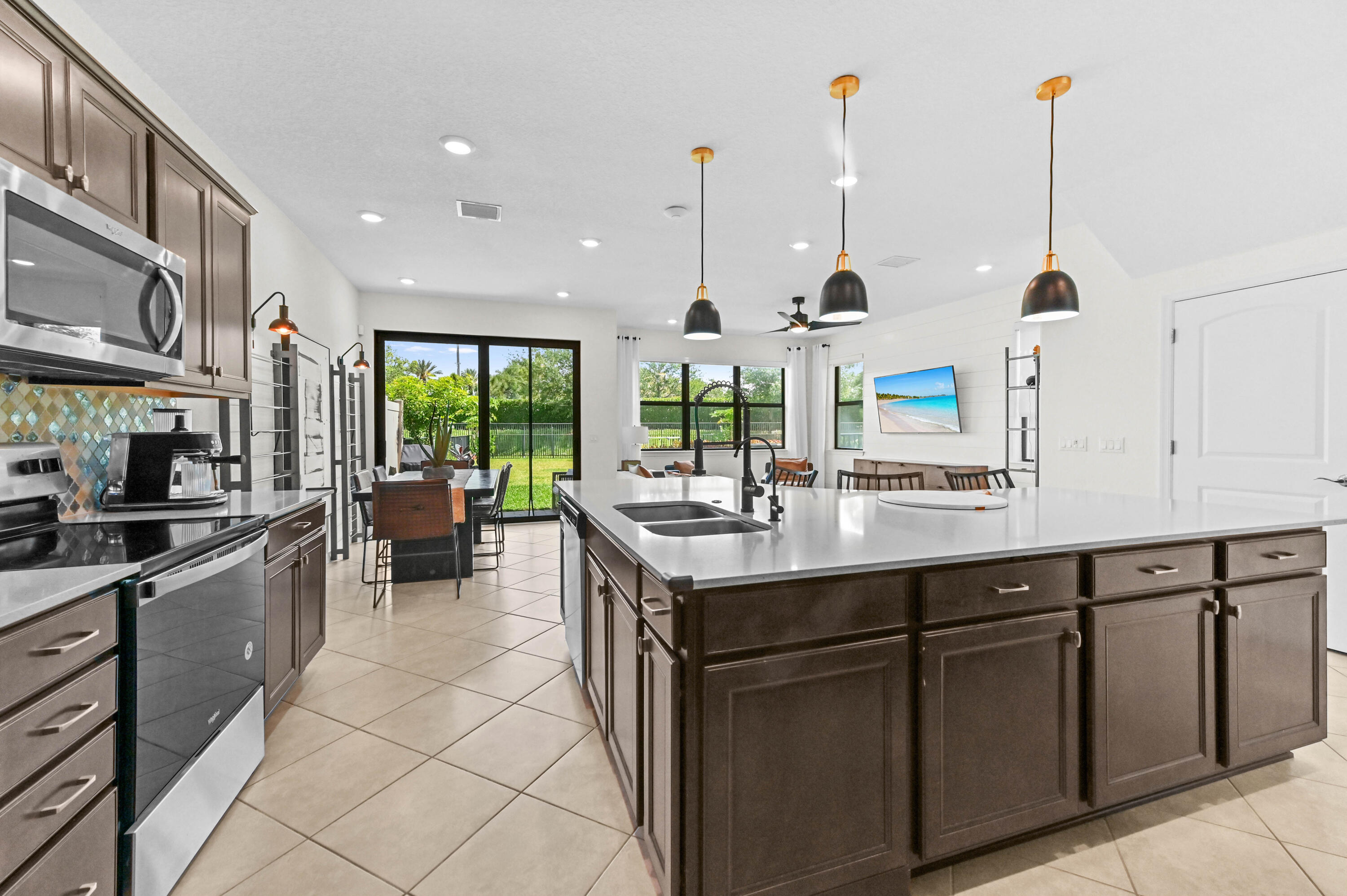 2343 Rollingwood Court