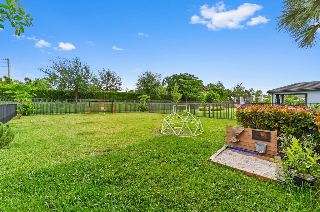 Photo of 2343 Rollingwood Court, Oakland Park, FL 33309 (MLS # B26013249)