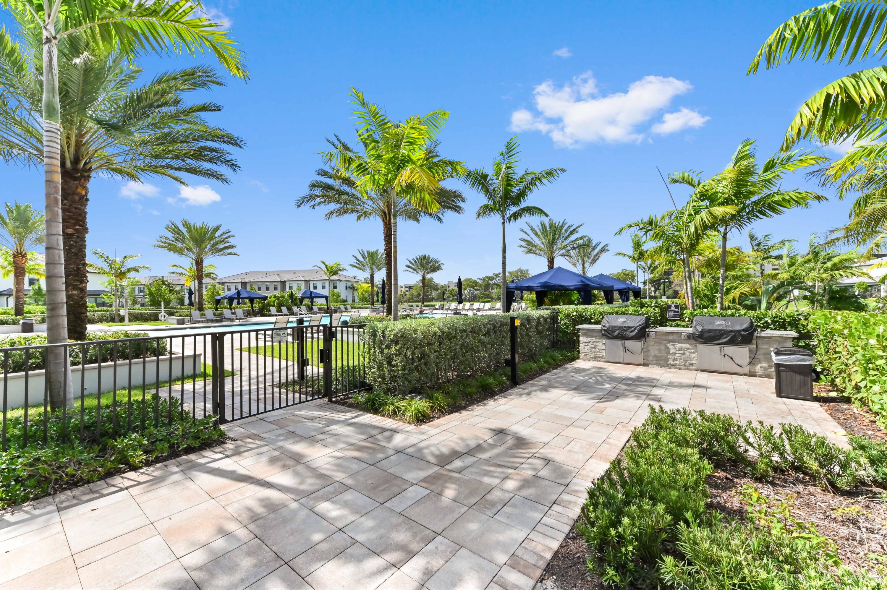 OAK TREE - Residential