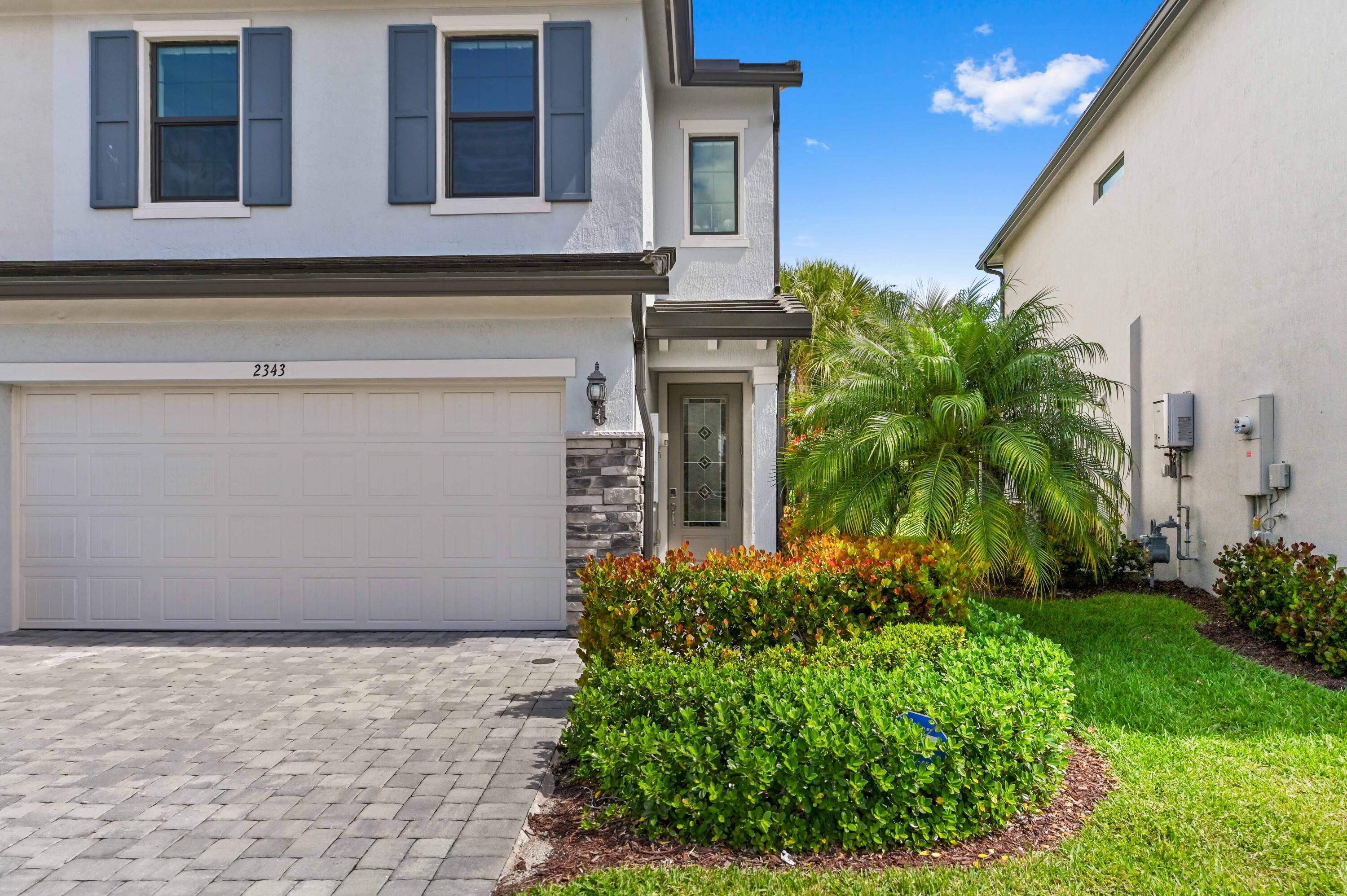 OAK TREE - Residential