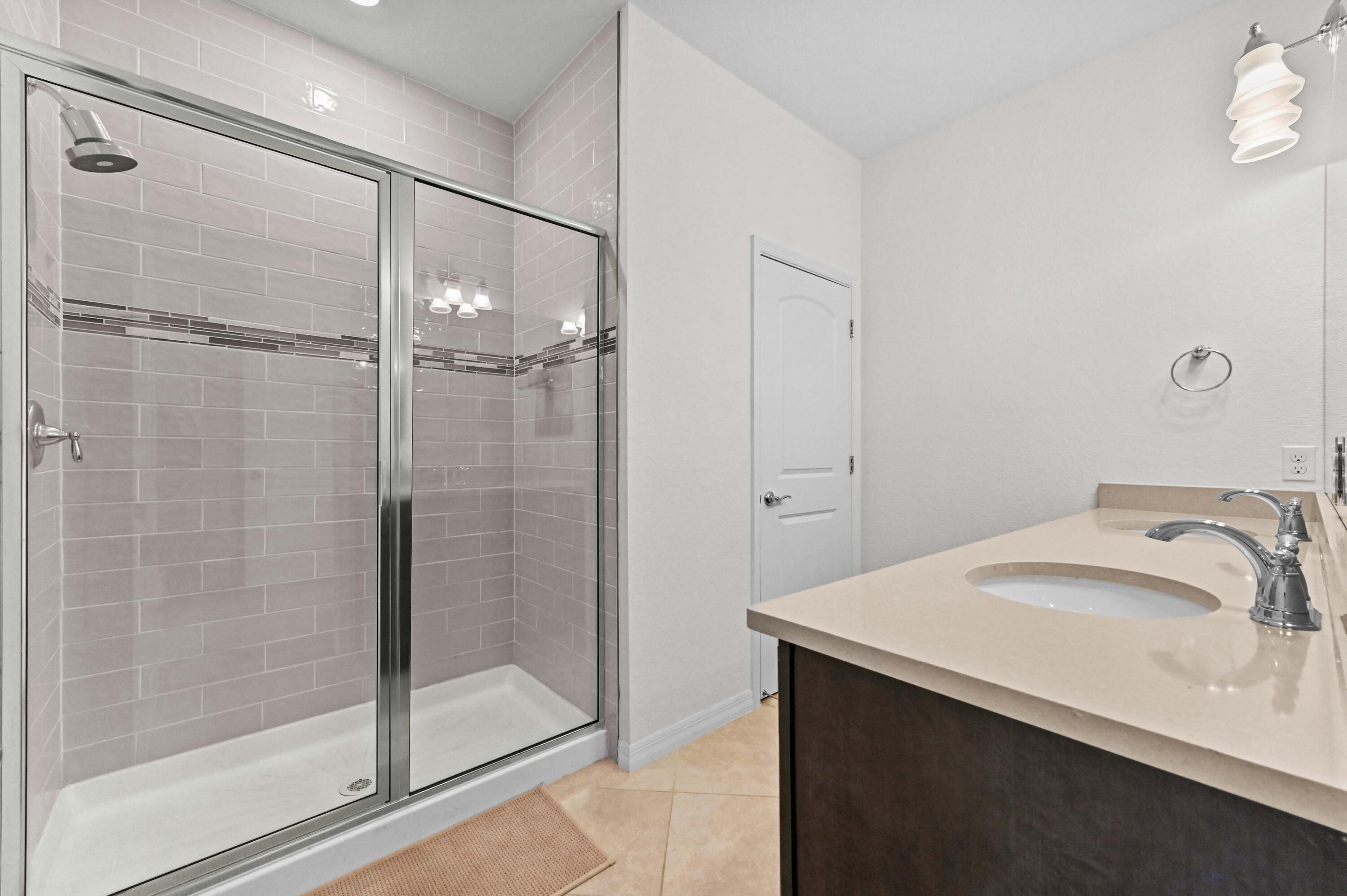 OAK TREE - Residential