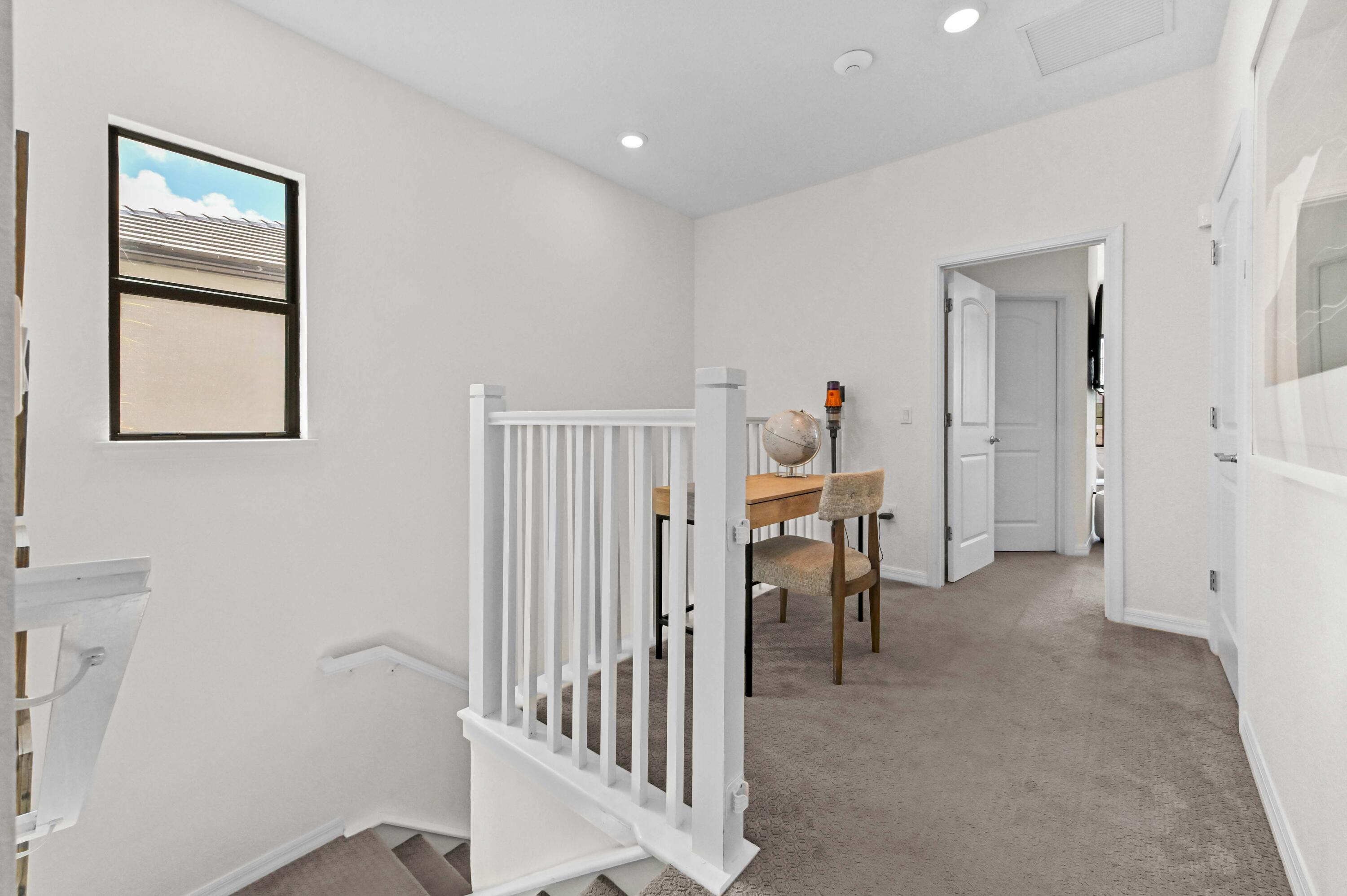 OAK TREE - Residential