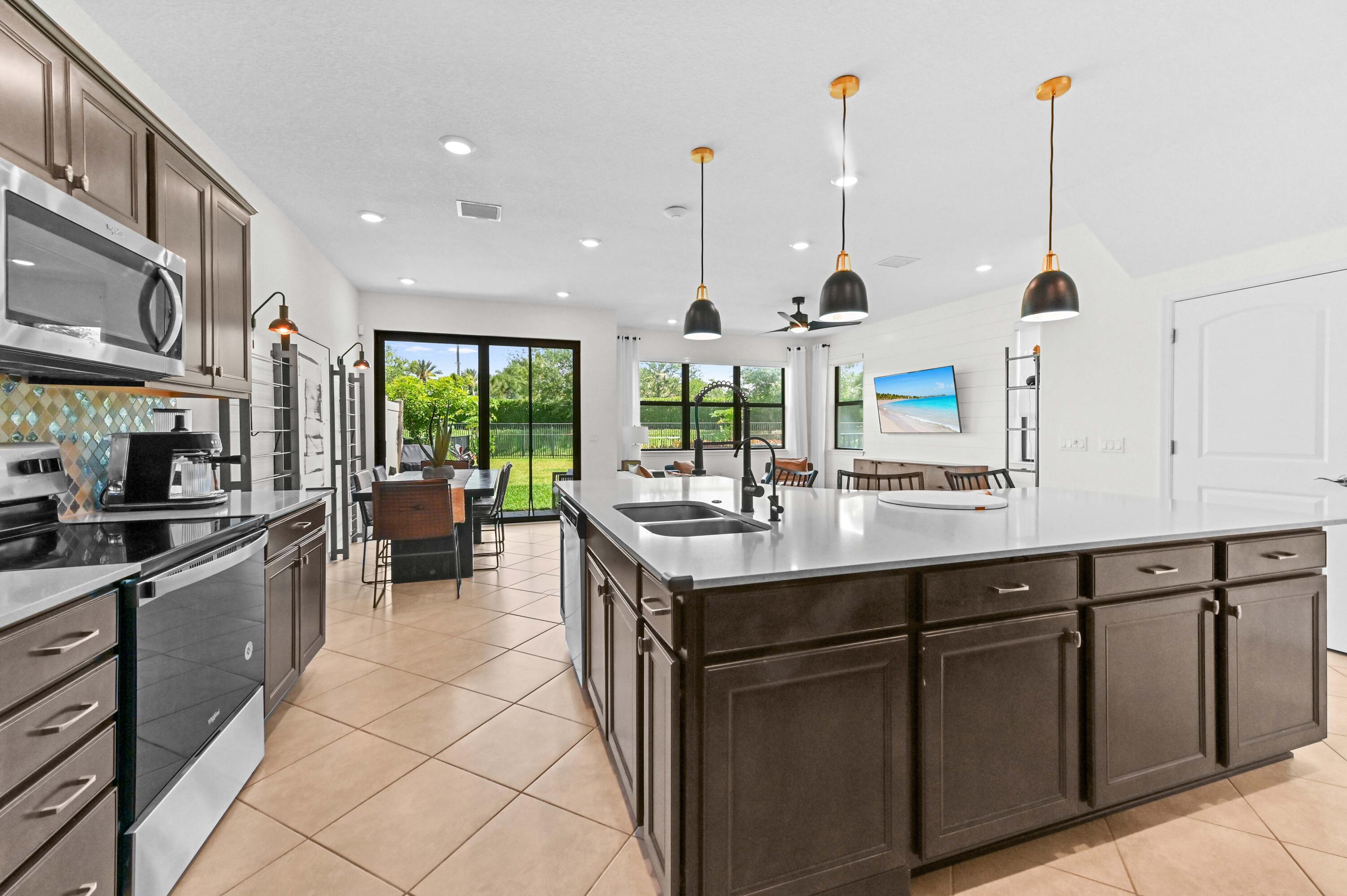 2343 Rollingwood Court