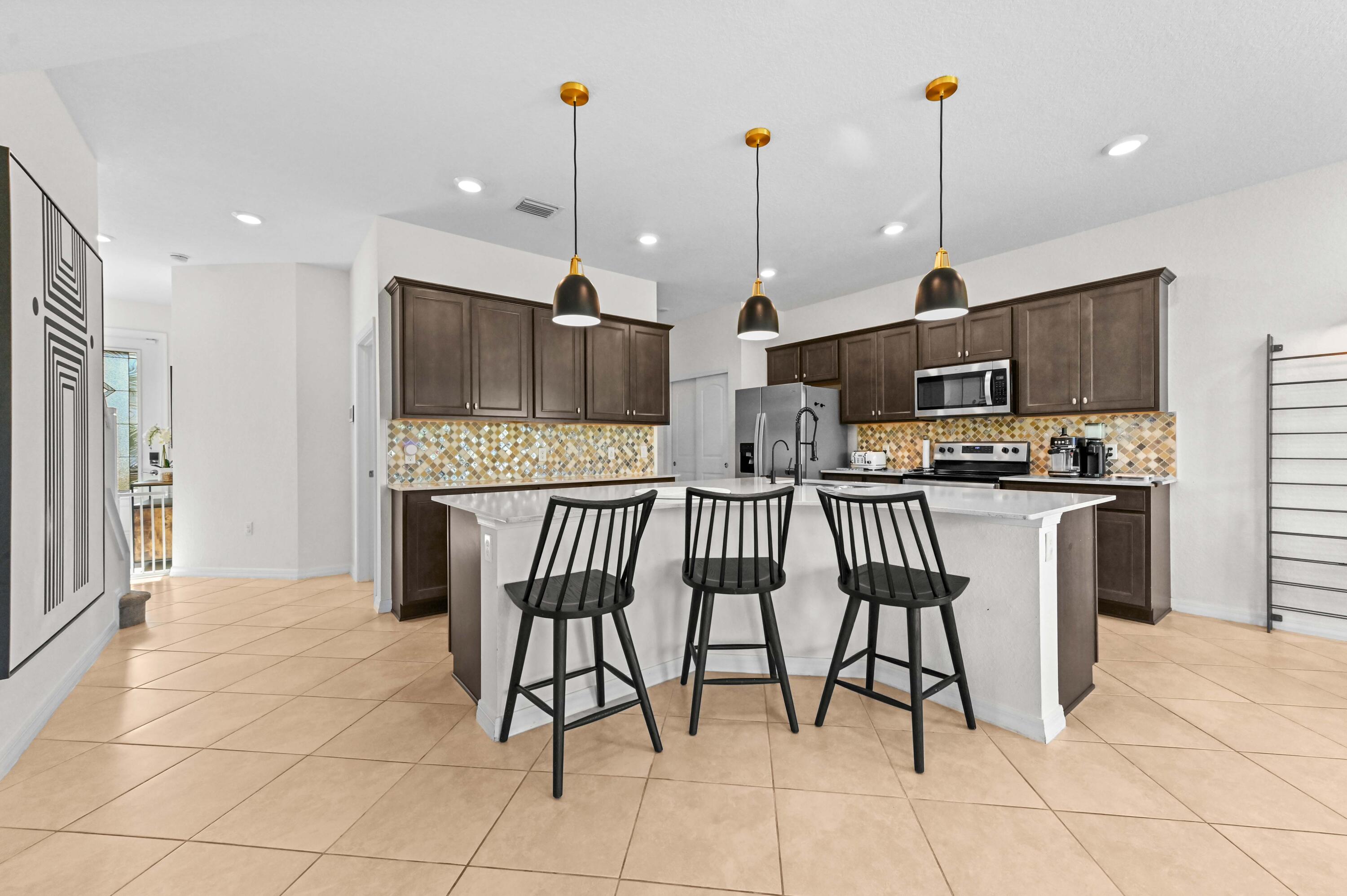 2343 Rollingwood Court