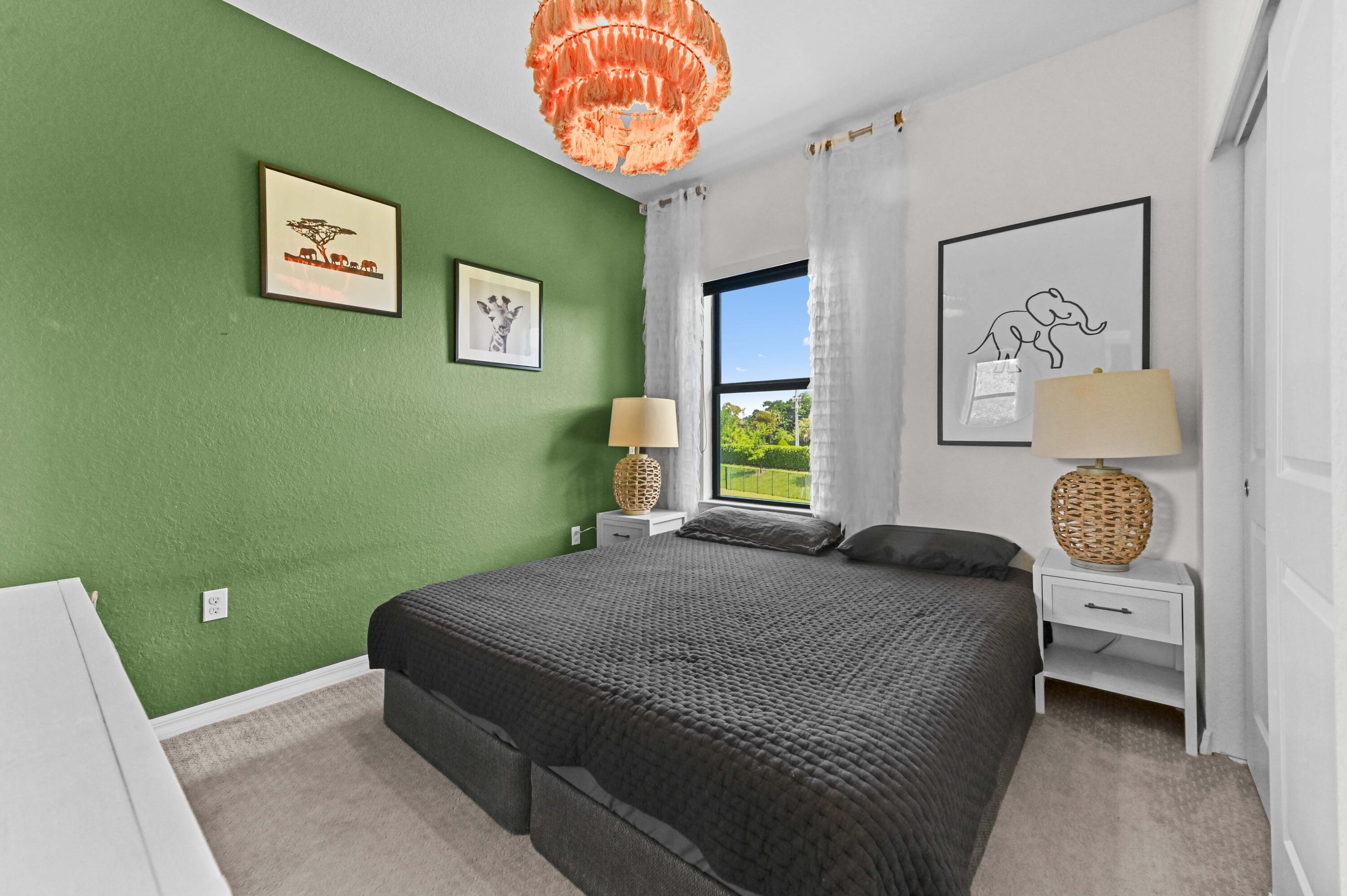 OAK TREE - Residential