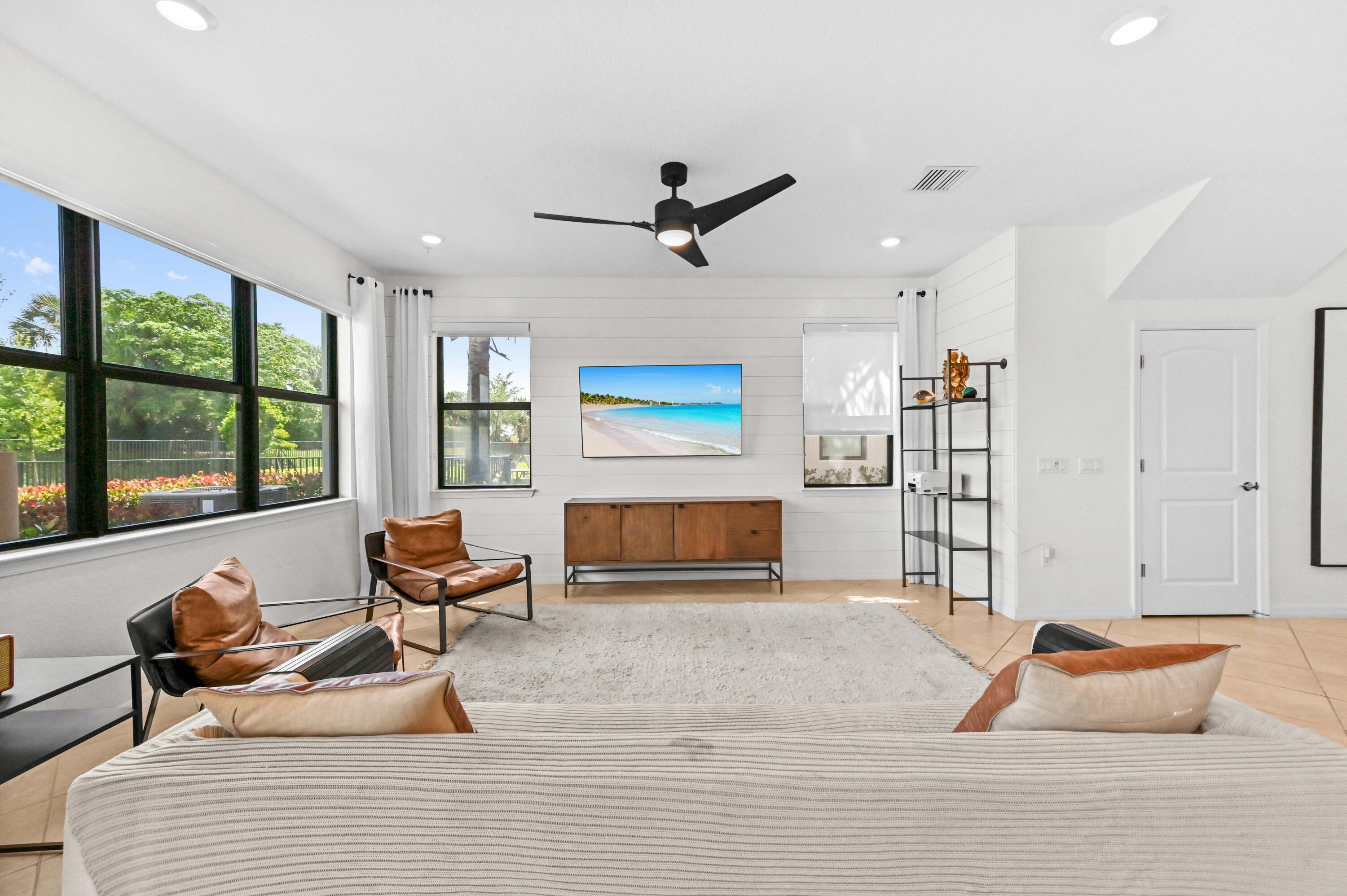 OAK TREE - Residential