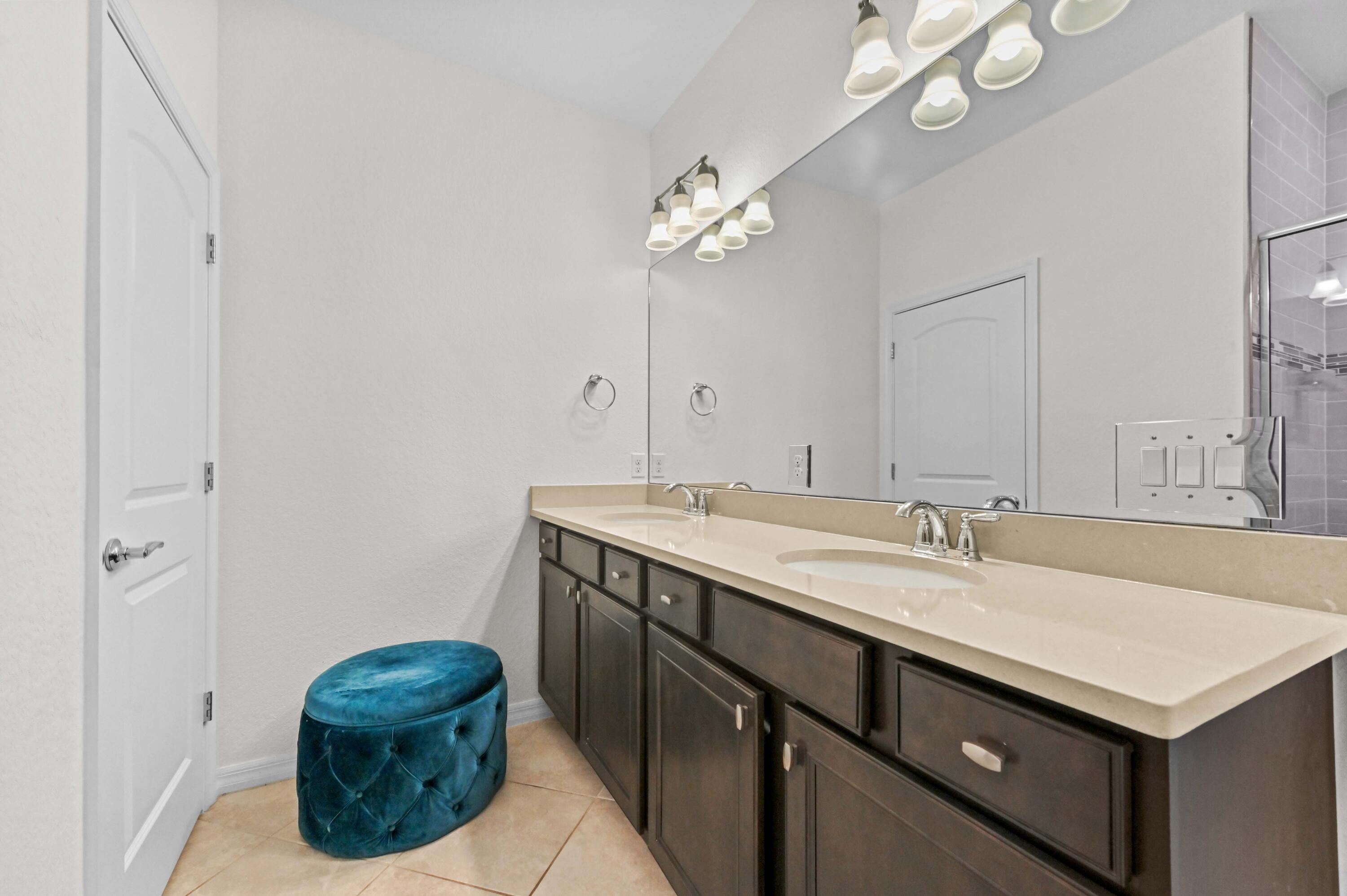 OAK TREE - Residential