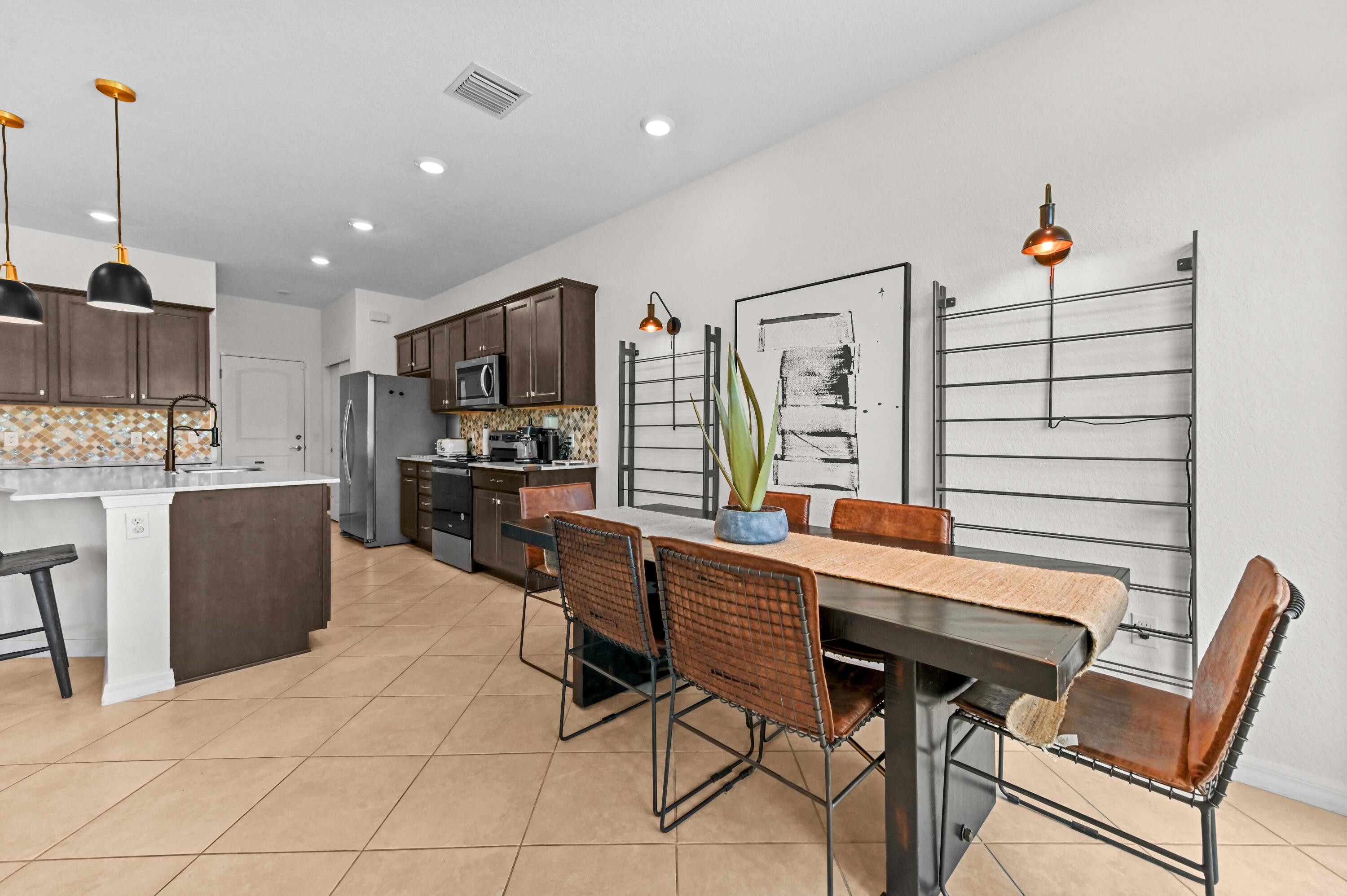 OAK TREE - Residential