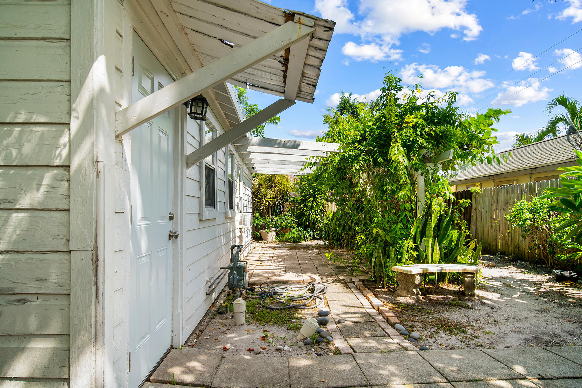 LAKE WORTH TOWN OF - Residential Income