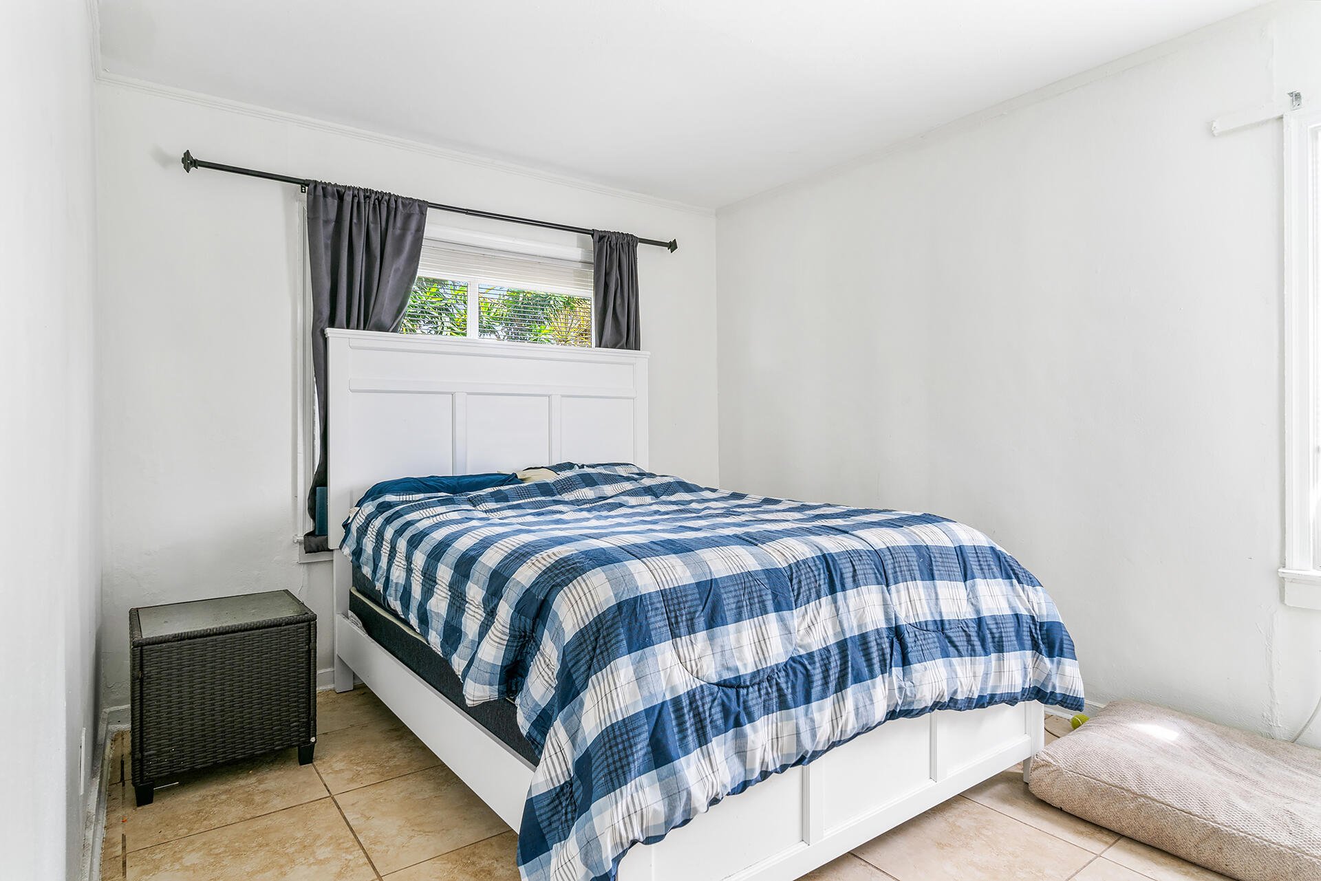 LAKE WORTH TOWN OF - Residential Income