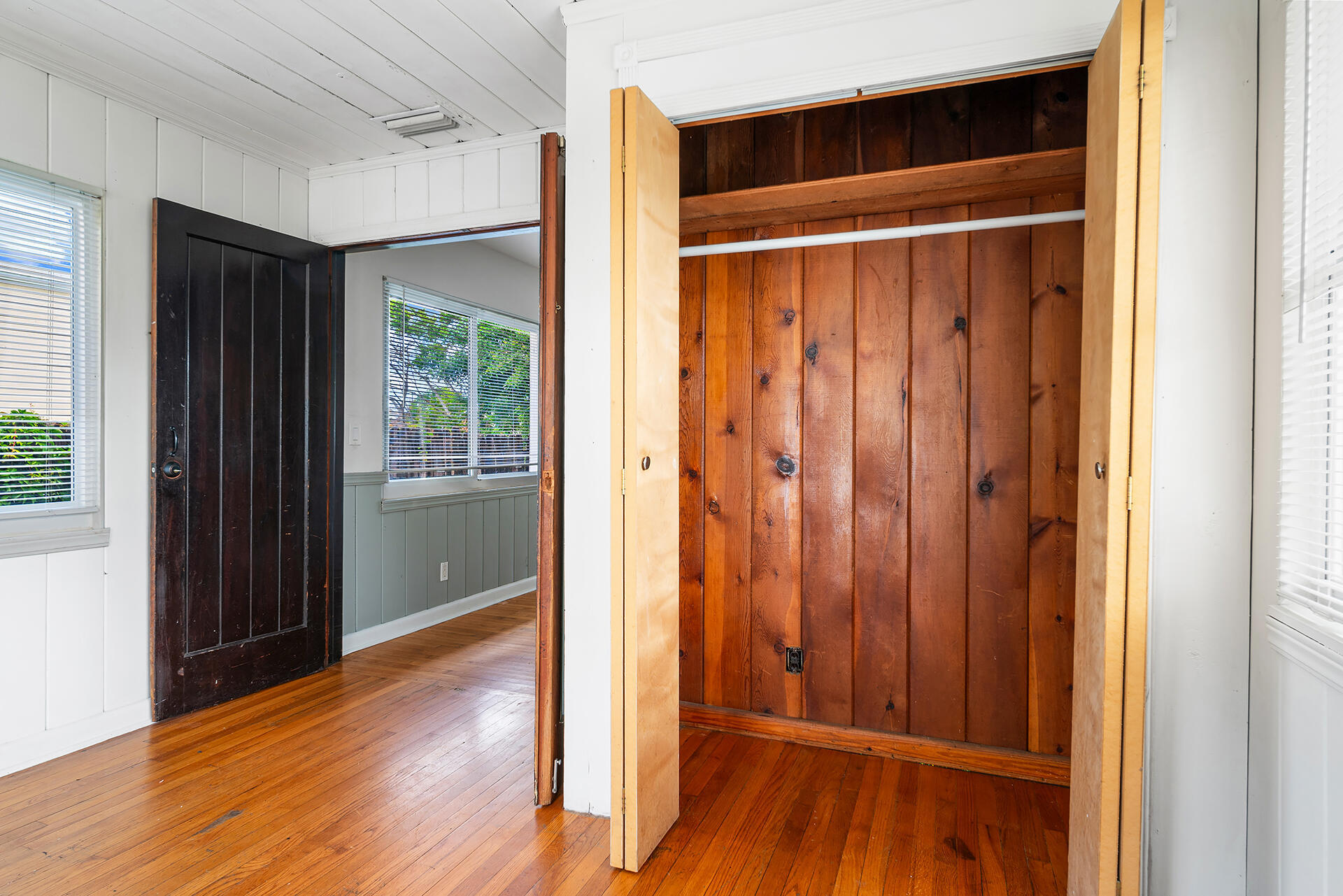 LAKE WORTH TOWN OF - Residential Income