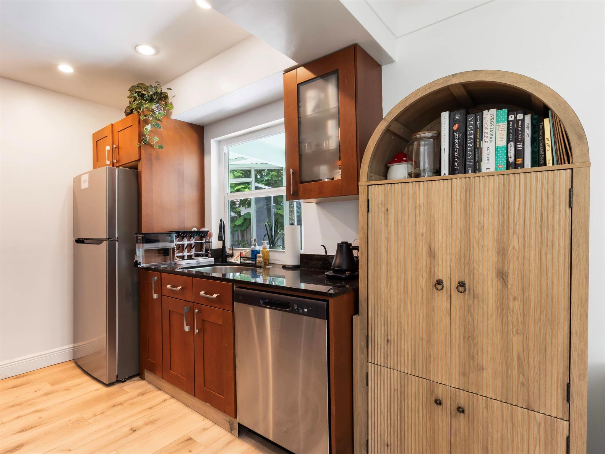 OAKLAND PARK SECOND ADD - Residential Income