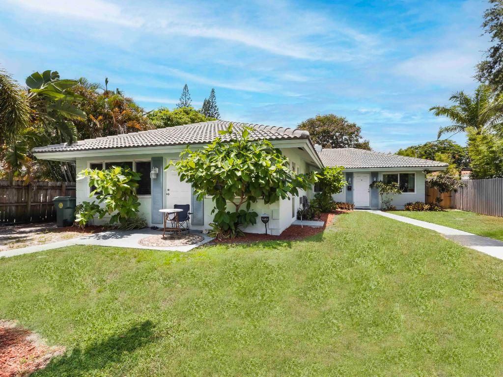 Photo of 1680 NE 34th Lane, Oakland Park, FL 33334 (MLS # R11112168)