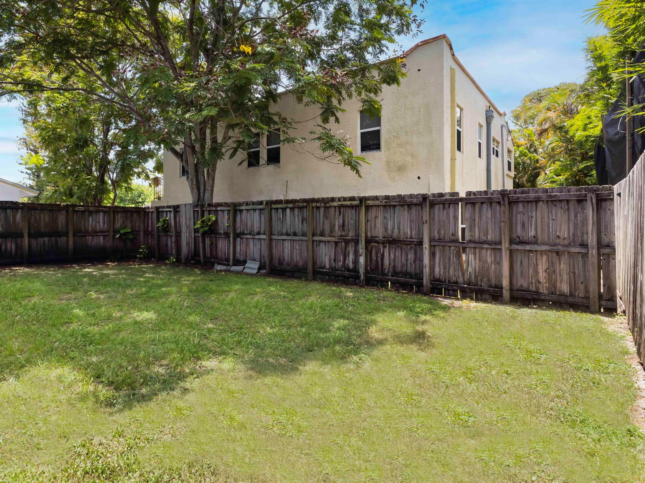 OAKLAND PARK SECOND ADD - Residential Income
