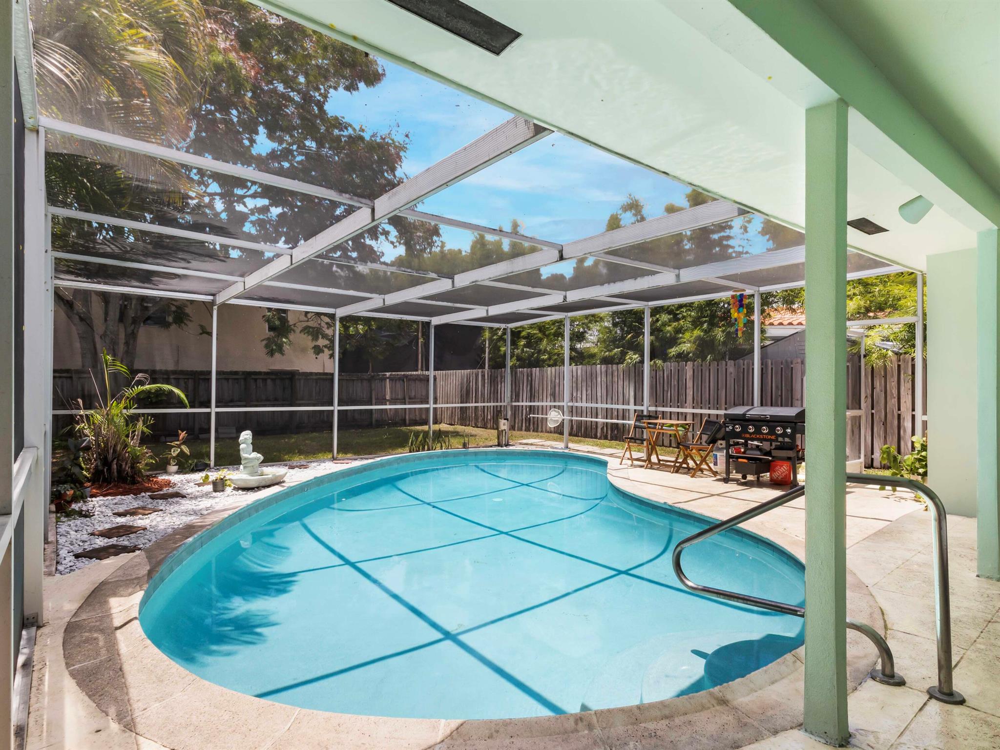 OAKLAND PARK SECOND ADD - Residential Income