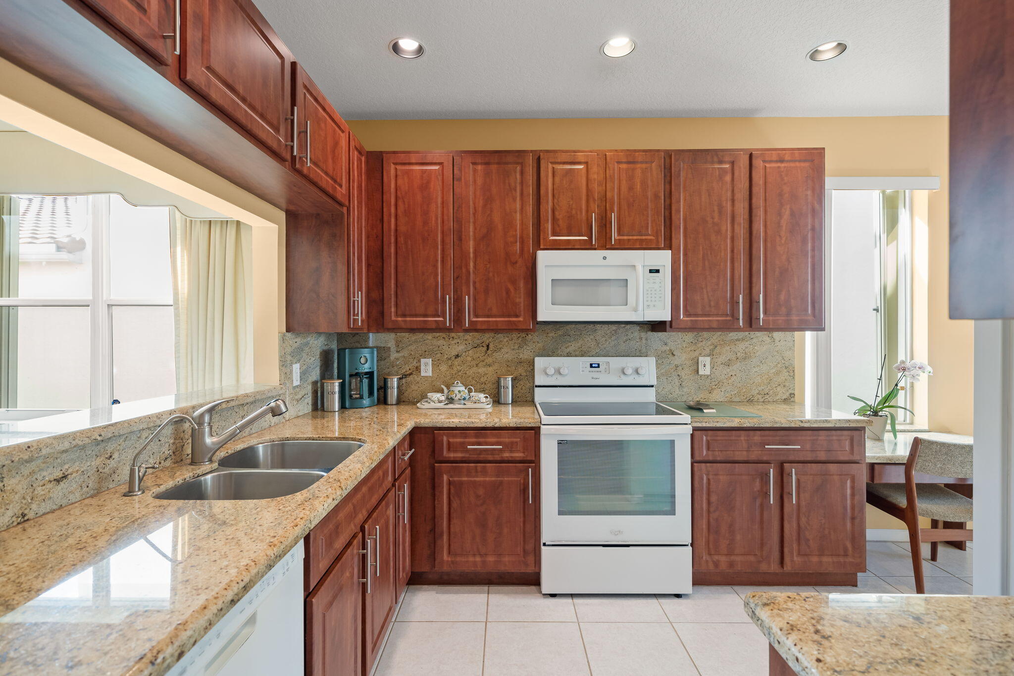 MIZNER POINTE OF BOCA VIA ANCHO - Residential