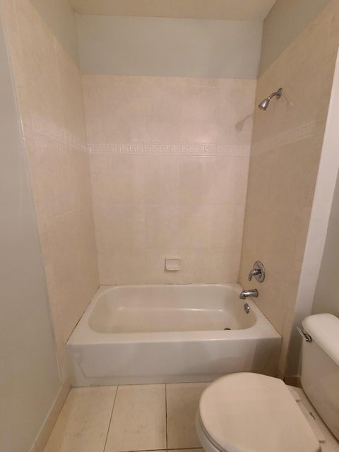 Tiny photo for 590 AMADOR Lane #6, West Palm Beach, FL 33401 (MLS # B26088588)