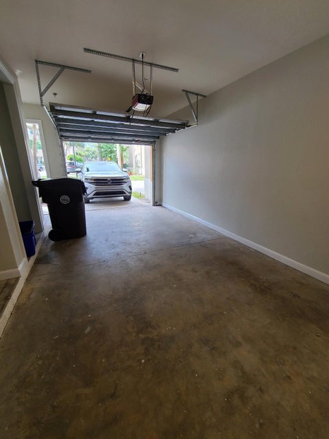 Tiny photo for 590 AMADOR Lane #6, West Palm Beach, FL 33401 (MLS # B26088588)